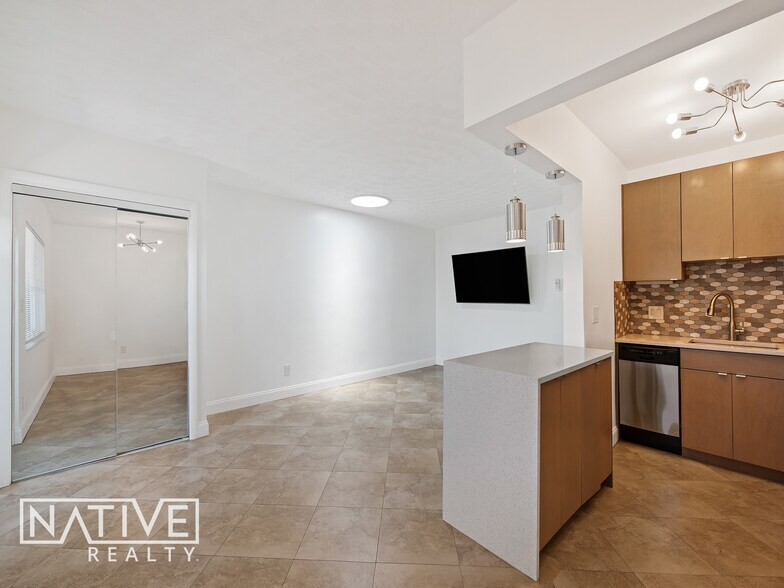 More Photos Of 1229-1231 NE 9th Ave, Fort Lauderdale Flex For Lease