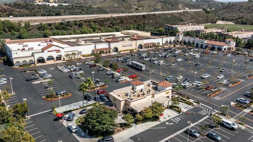 More Photos Of 800-888 New Los Angeles Ave, Moorpark Department Store For Sale