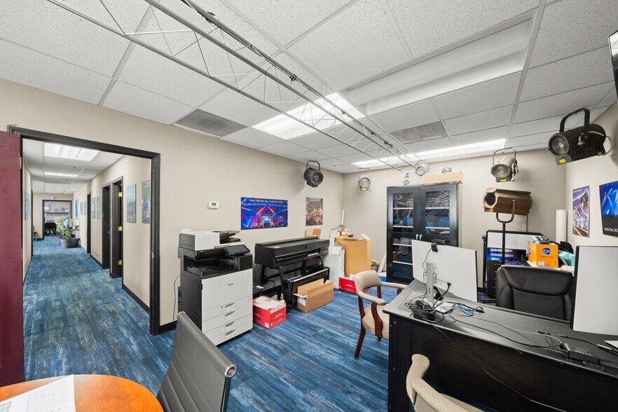 More Photos Of 4081 Seaport Blvd, West Sacramento Warehouse For Lease