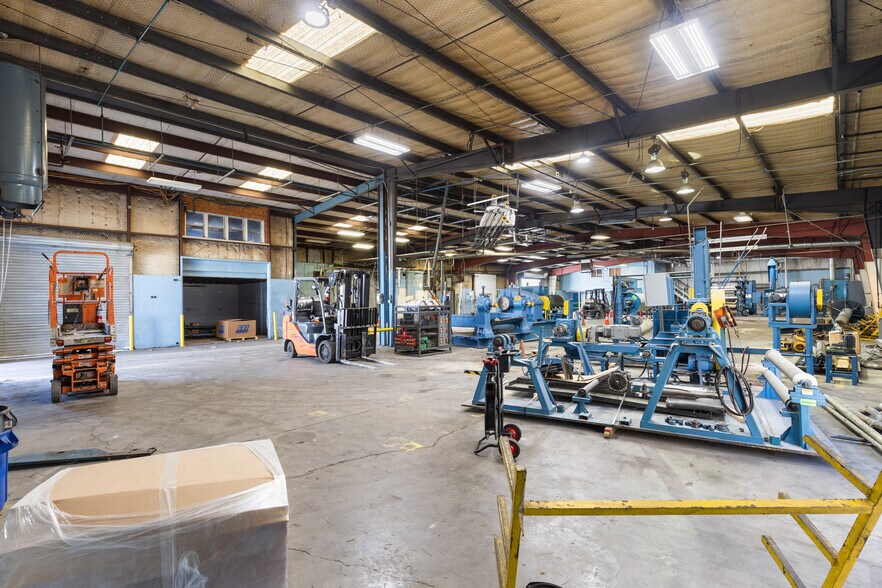 More Photos Of 1119 S Commercial Blvd, Arlington Warehouse For Sale
