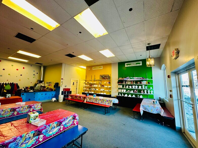 More Photos Of 61 Commerce Way, Plymouth Storefront Retail Office For Lease