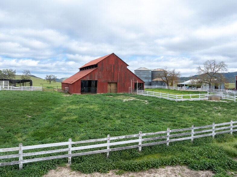 More Photos Of 76525 Interlake Rd, Bradley Land For Sale