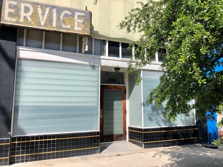 More Photos Of 2019-2023 Riverside Dr, Los Angeles Storefront Retail Office For Sale