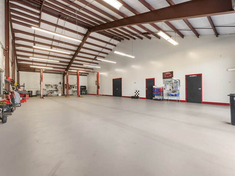 More Photos Of 2106 S US Highway 1, Vero Beach Freestanding For Sale