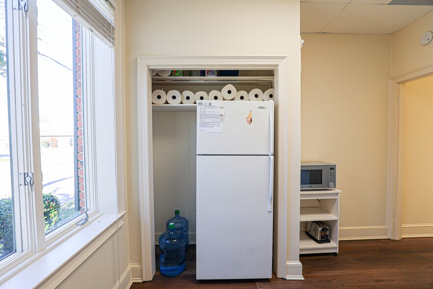 More Photos Of 630 Jefferson St, Paducah Office For Sale