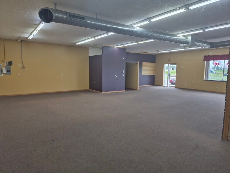 More Photos Of 15161 NE Feller St, Forest Lake Freestanding For Lease