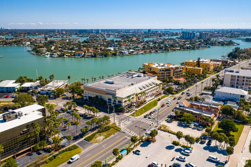 More Photos Of 111 104th Ave, Treasure Island Supermarket For Lease