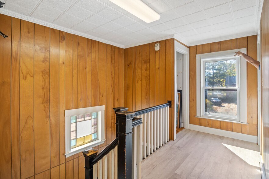 More Photos Of 10 Elm St, Gorham Office For Sale