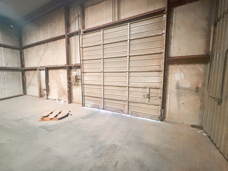 More Photos Of 3803 Mankins Ave, Odessa Warehouse For Sale