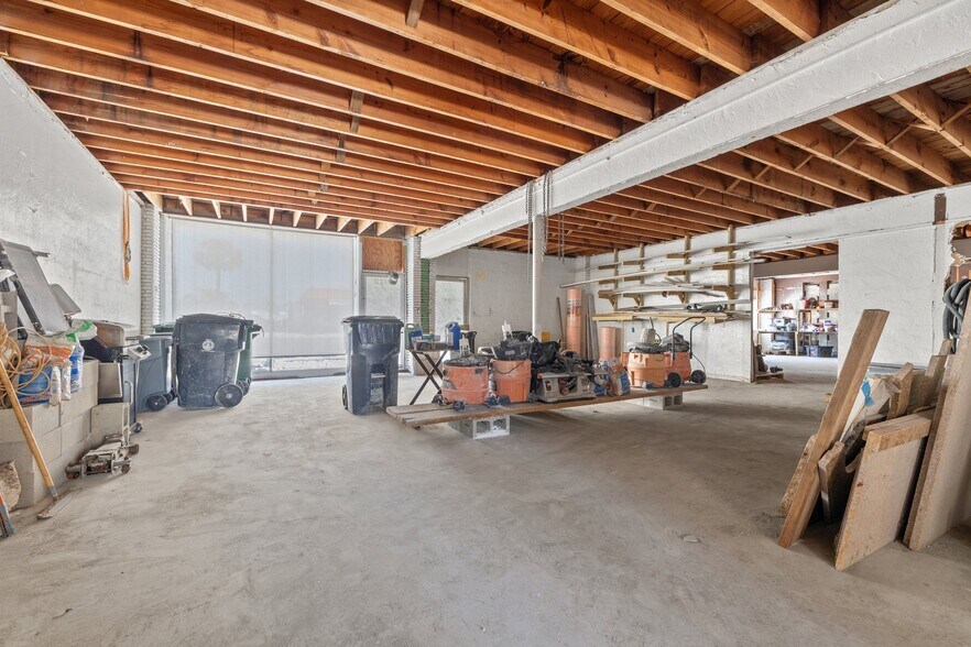 More Photos Of 7900 Blind Pass Rd, Saint Petersburg Freestanding For Sale