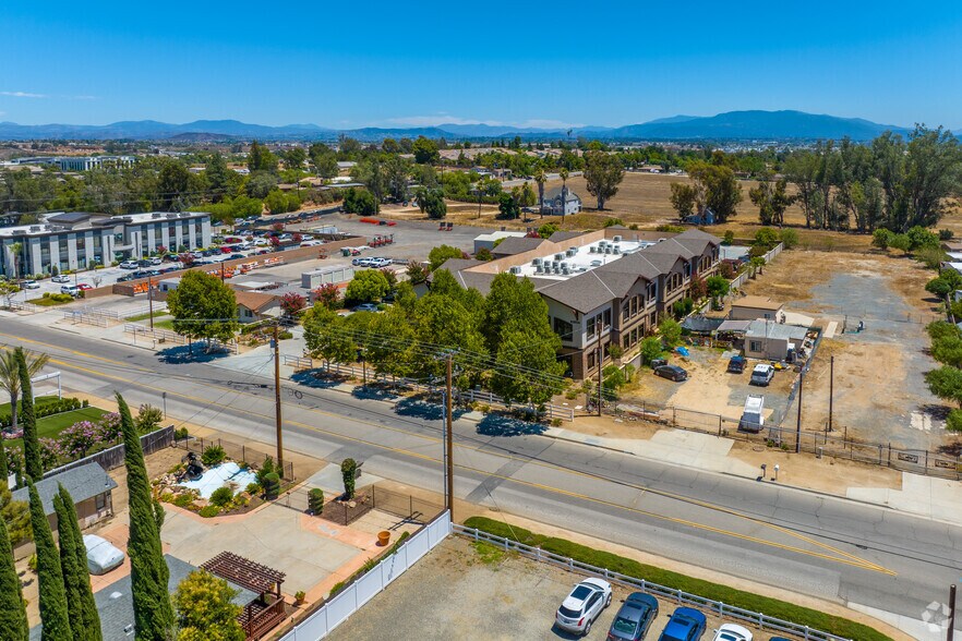 More Photos Of 41856 Ivy St, Murrieta Office For Lease