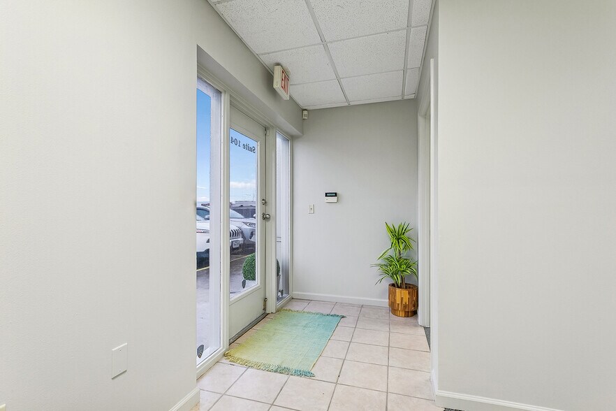 More Photos Of 1616 L And A Rd, Metairie Office For Lease
