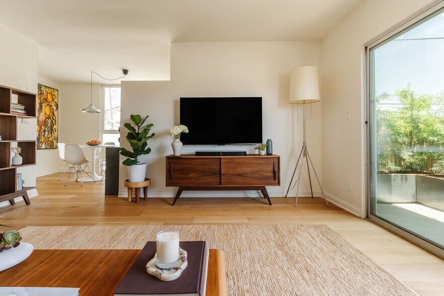 More Photos Of 40 18th Ave, Venice Apartments For Sale