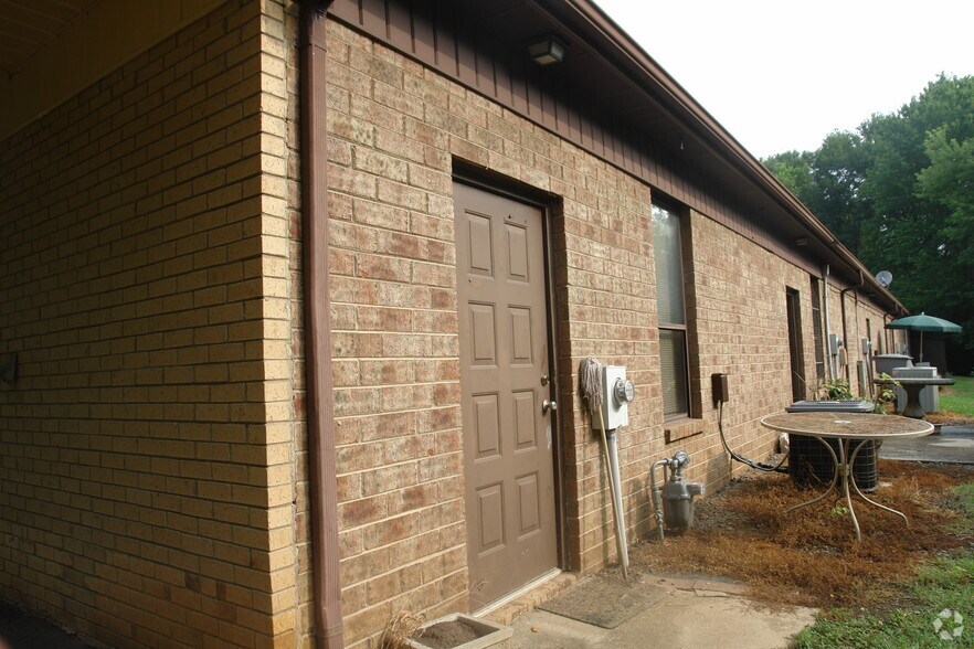 More Photos Of 6303 Carmel Rd, Charlotte Office For Lease