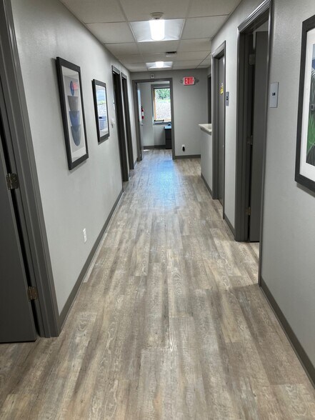 More Photos Of 1305 Chestnut St, West Bend Medical For Lease