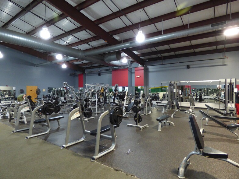 More Photos Of 553 Beckett Rd, Swedesboro Health Club For Lease