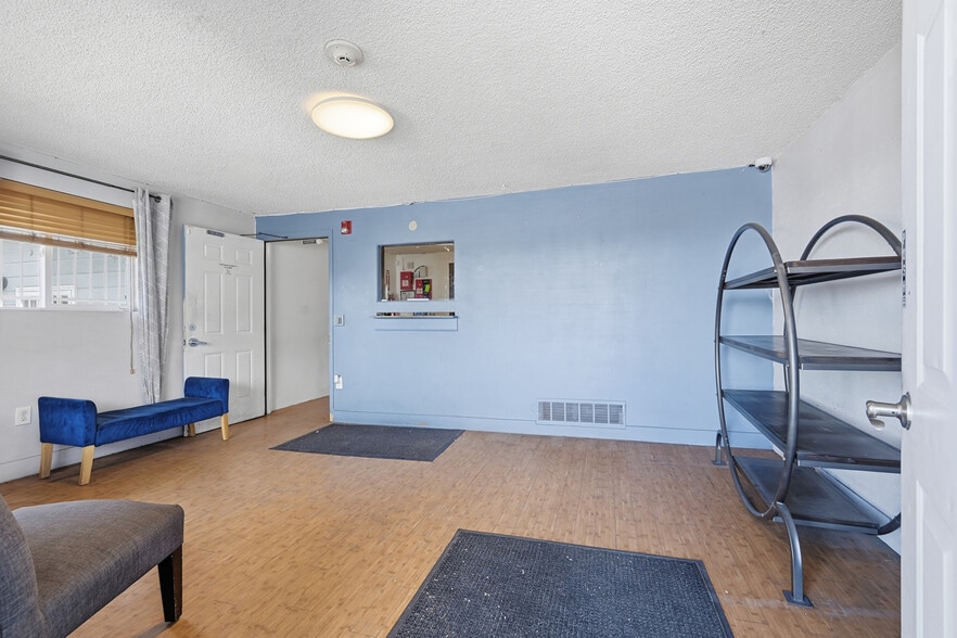 More Photos Of 2553 Sheridan Blvd, Edgewater Storefront Retail Office For Sale