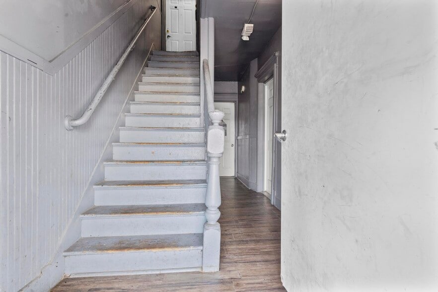 More Photos Of 28 Hill St, Waterbury Apartments For Sale