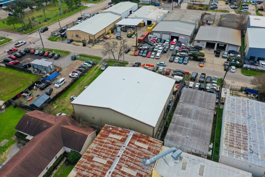 More Photos Of 8614 Pagewood Ln, Houston Warehouse For Sale
