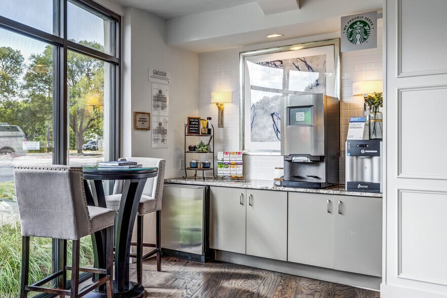 More Photos Of 403 E Koenig Ln, Austin Apartments For Lease