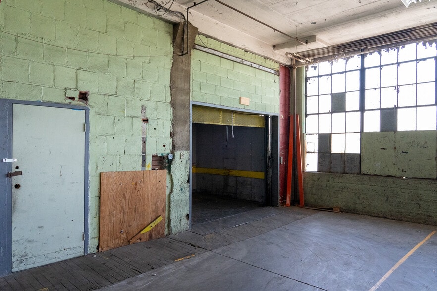 More Photos Of 50 Willow St, Amsterdam Industrial For Sale