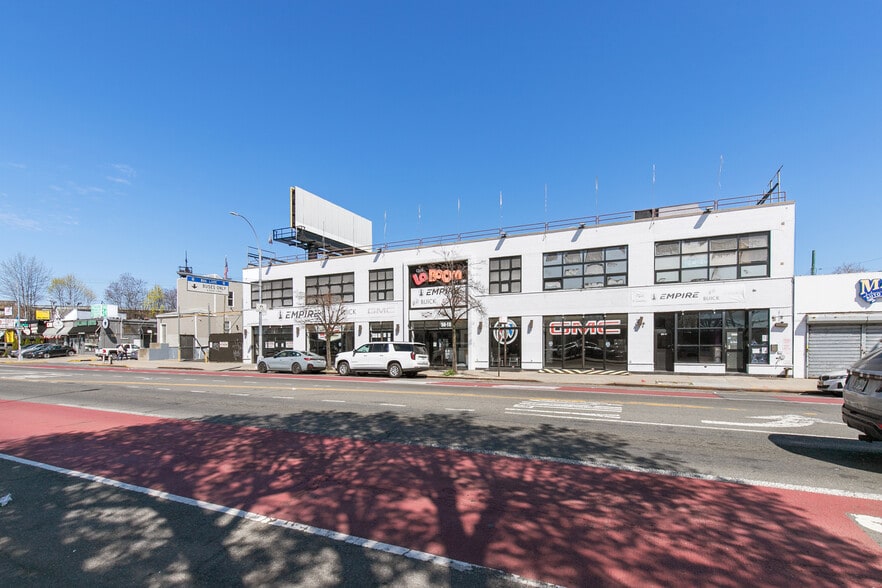 More Photos Of 56-15 Northern Blvd, Woodside Showroom For Sale