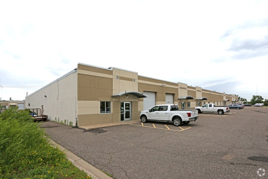 Primary Photo Of 1900 Oakcrest Ave, Roseville Light Manufacturing For Lease