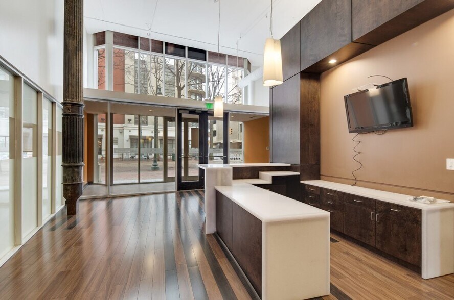 More Photos Of 66 N Main St, Memphis Apartments For Lease