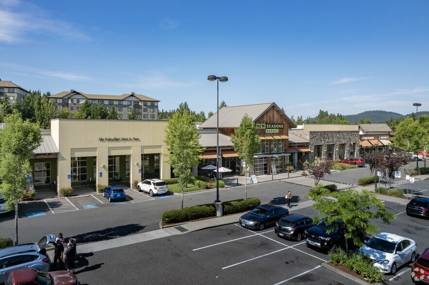 More Photos Of 15861-15963 SE Happy Valley Town Center Dr, Happy Valley General Retail For Lease