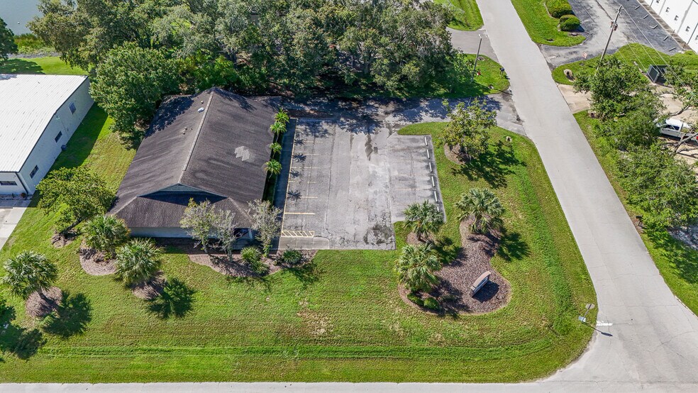 More Photos Of 1725 Barber Rd, Sarasota Office For Sale