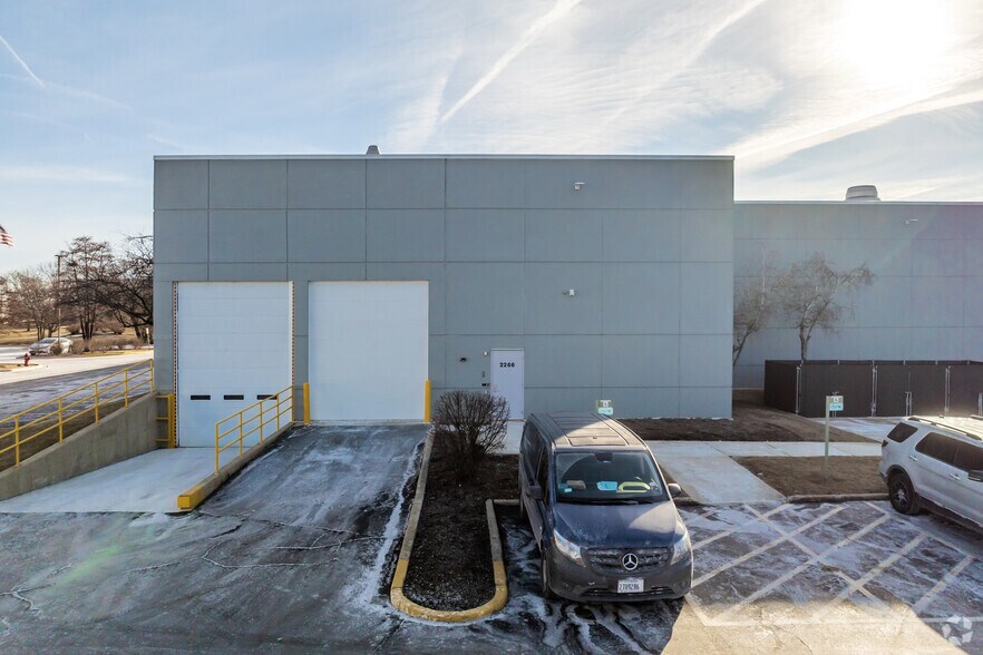 More Photos Of 2266 Palmer Dr, Schaumburg Light Manufacturing For Lease