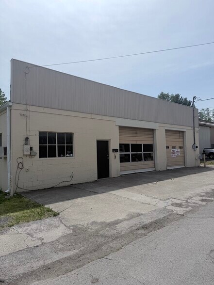 More Photos Of 209 N Estill Ave, Richmond Warehouse For Lease
