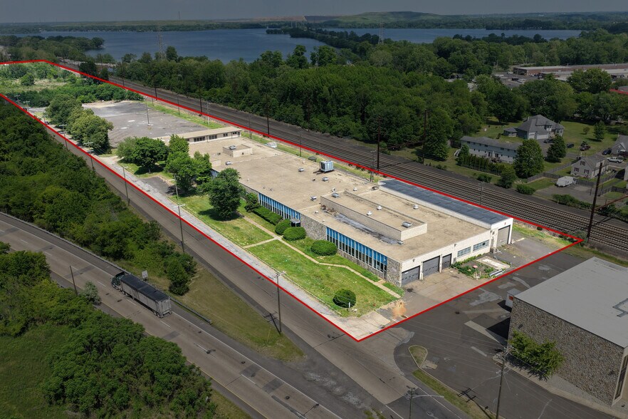 More Photos Of 8400 Rt 13, Levittown Manufacturing For Lease