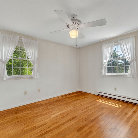 More Photos Of 77 Hancock Rd, Peterborough Flex For Sale