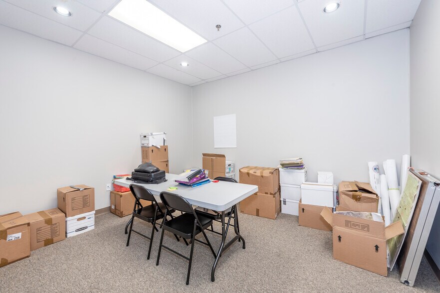 More Photos Of 12 Sammy McGhee Blvd, Jasper Medical For Sale