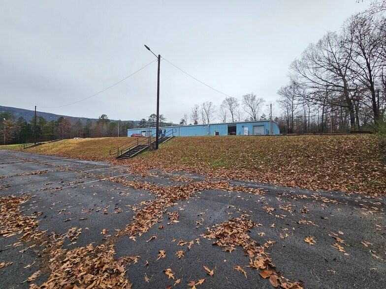 More Photos Of 205 Industrial Pike, Whitwell Manufacturing For Sale