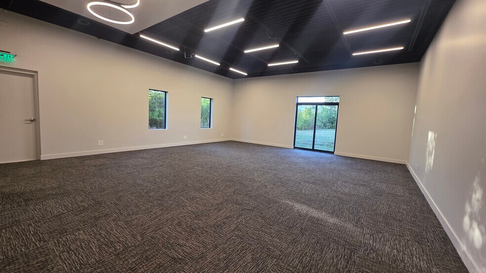 More Photos Of 9003 Technology Ln, Fishers Office Residential For Lease