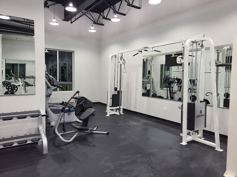 More Photos Of 17302 House Hahl Rd, Cypress Office For Lease
