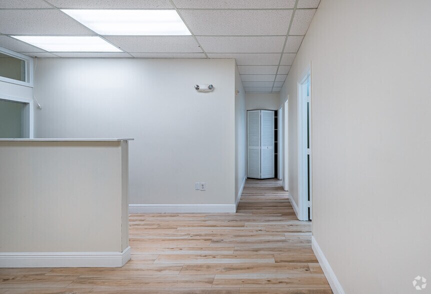 More Photos Of 9600 W Sample Rd, Coral Springs Office For Lease
