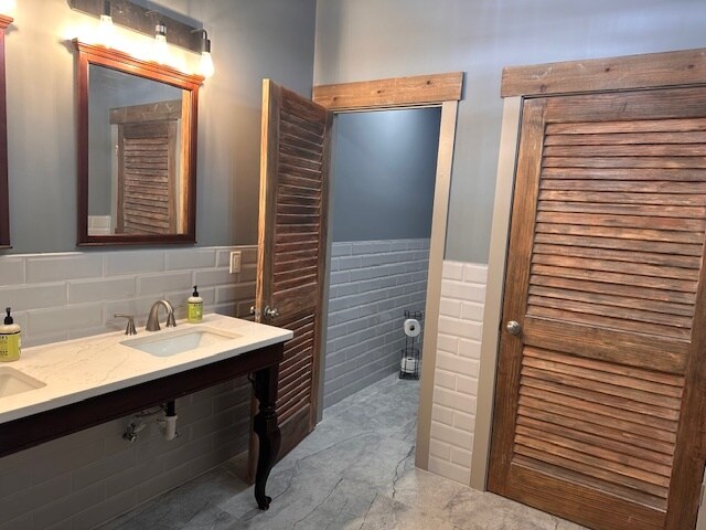 More Photos Of 690 Towne Center Blvd, Ridgeland Office For Sale