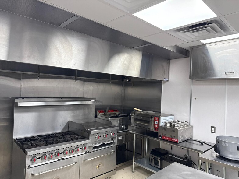 More Photos Of 4820 Augusta Rd, Garden City Freestanding For Lease