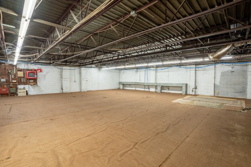 More Photos Of 11135 Monroe Rd, Matthews Distribution For Sale