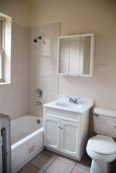 More Photos Of 7648 S Phillips Ave, Chicago Apartments For Sale