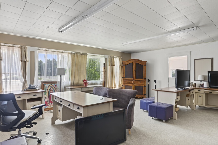 More Photos Of 2091 Locust Rd, Montrose Apartments For Sale
