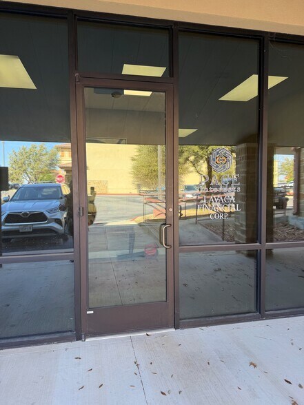 More Photos Of 9712 Ranch to Market 2147 rd, Horseshoe Bay Office For Lease