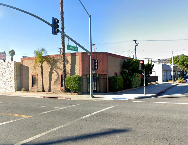 Primary Photo Of 2301 Empire Ave, Burbank Light Manufacturing For Lease