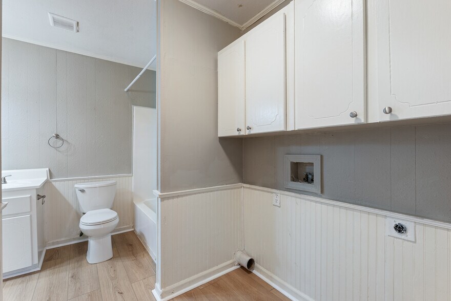 More Photos Of 16 Linder Rd, Greenbrier Apartments For Sale