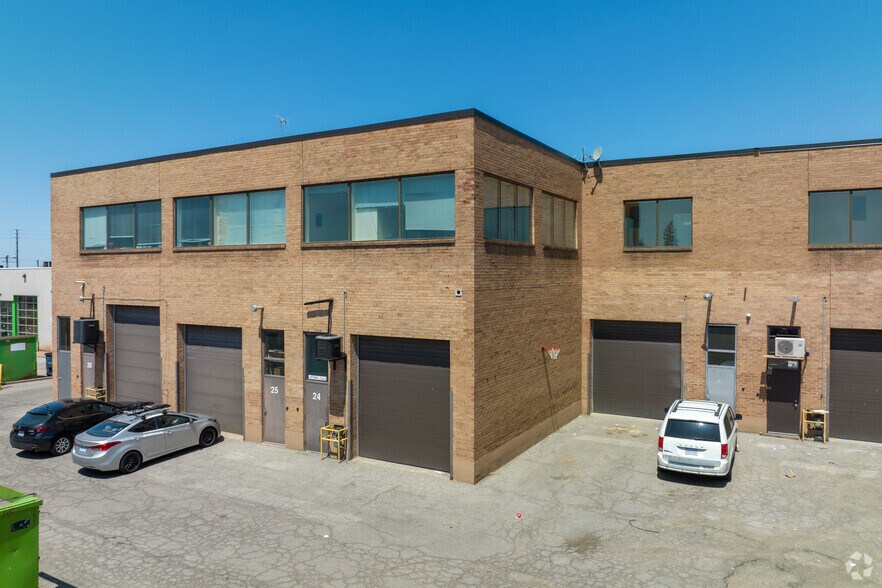 More Photos Of 90 Winges Rd, Vaughan Flex For Sale