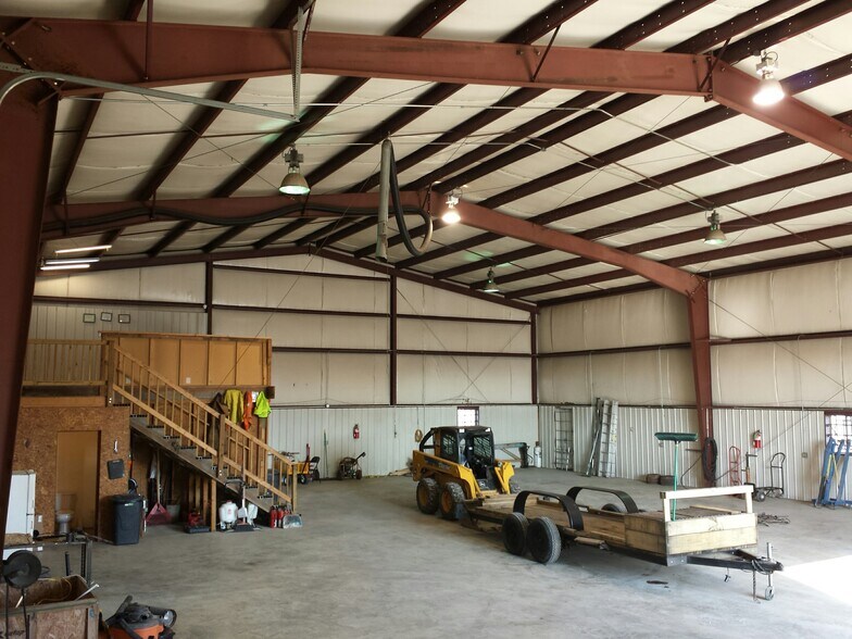 More Photos Of 2275 State Highway 16, Shelbyville Manufacturing For Lease
