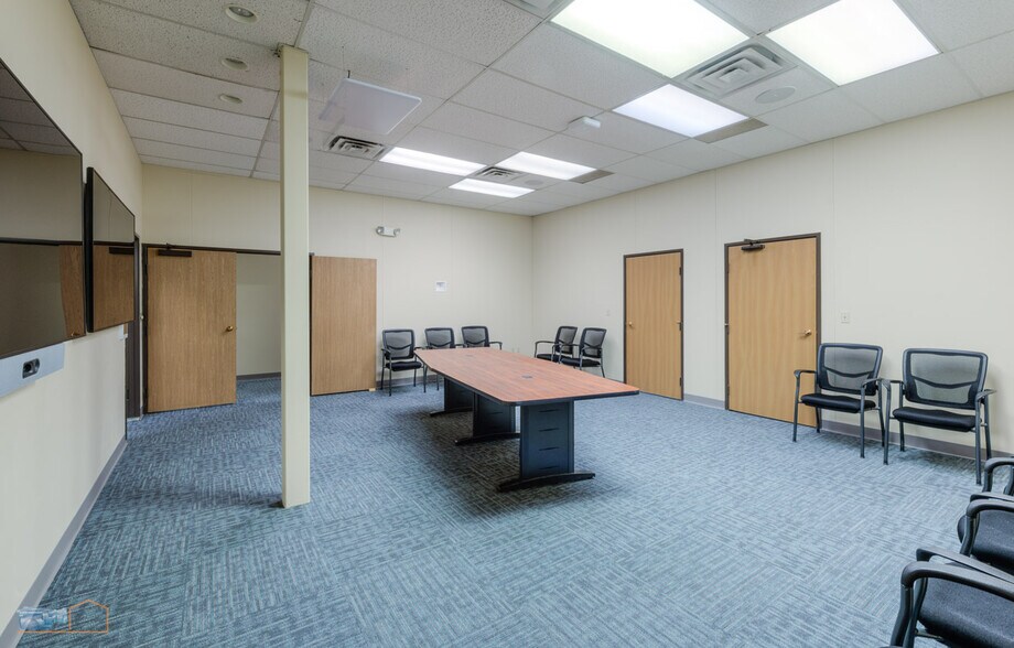 More Photos Of 1860 Lefthand Cir, Longmont Light Manufacturing For Sale